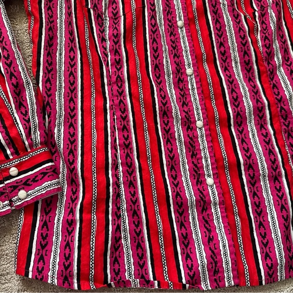 Wrangler Retro Womens Size L Red Long Sleeve Aztec Pearl Snap Top - Picture 3 of 7